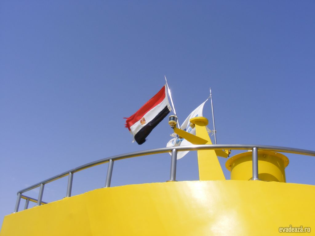 Pe Marea Roşie cu semisubmarin